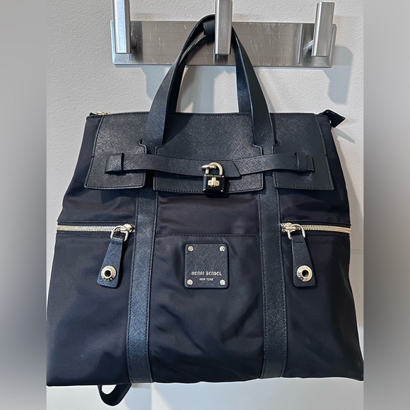 Henri Bendel Large Jetsetter Convertible Backpack / Crossbody – Like New 💎 - Picture 2 of 13